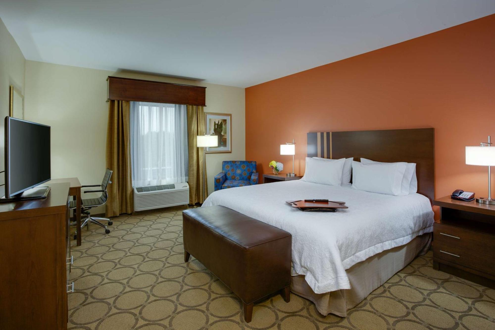 Hampton Inn & Suites Philadelphia/Bensalem Exterior photo