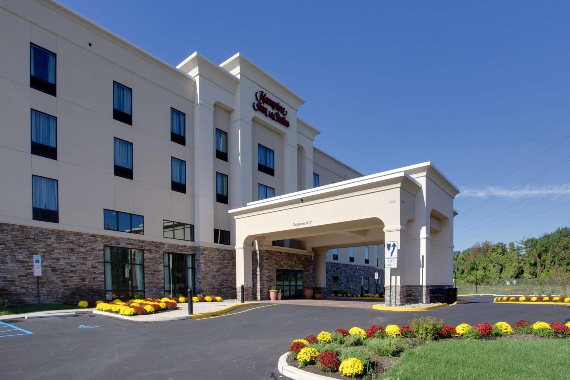 Hampton Inn & Suites Philadelphia/Bensalem Exterior photo