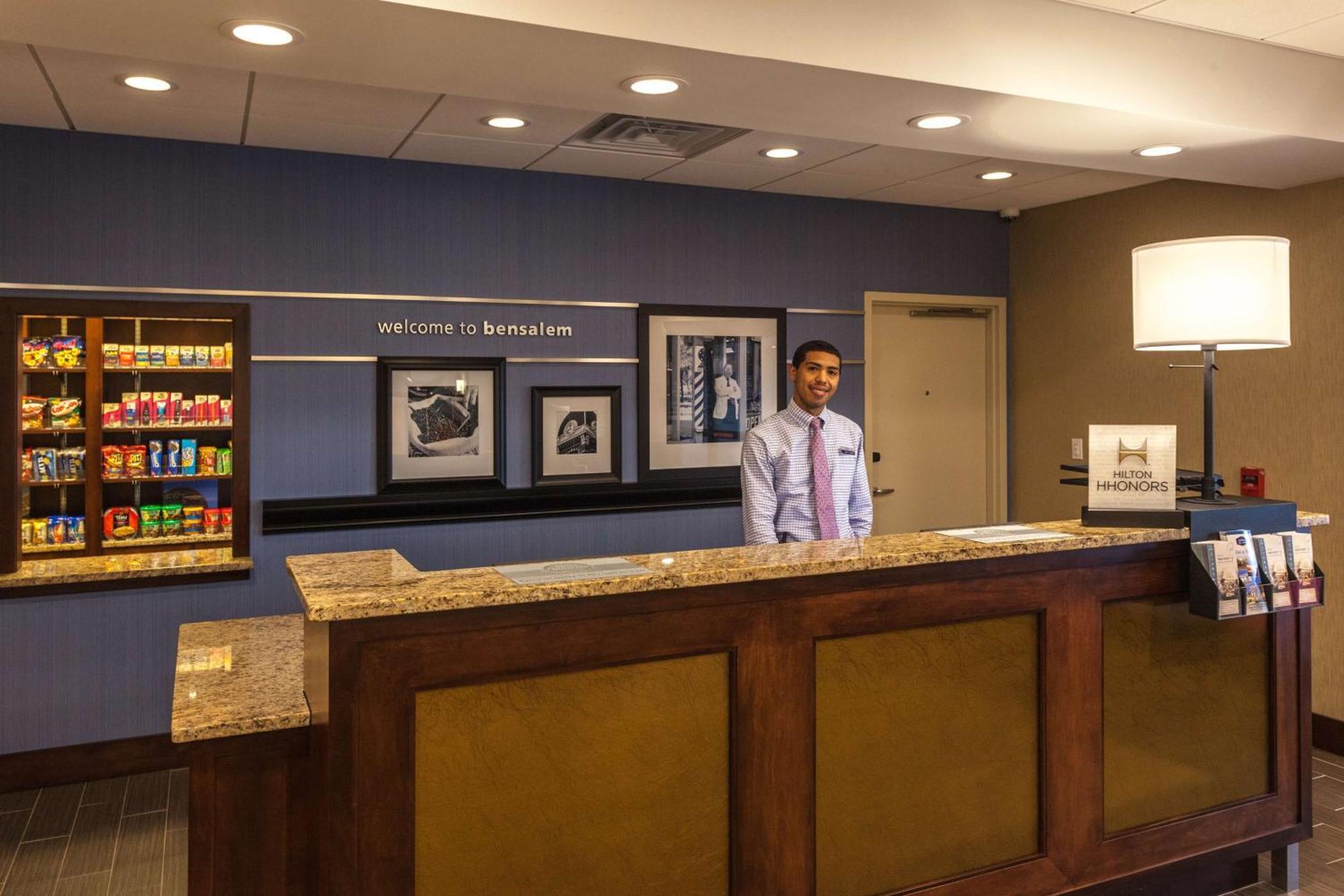 Hampton Inn & Suites Philadelphia/Bensalem Exterior photo