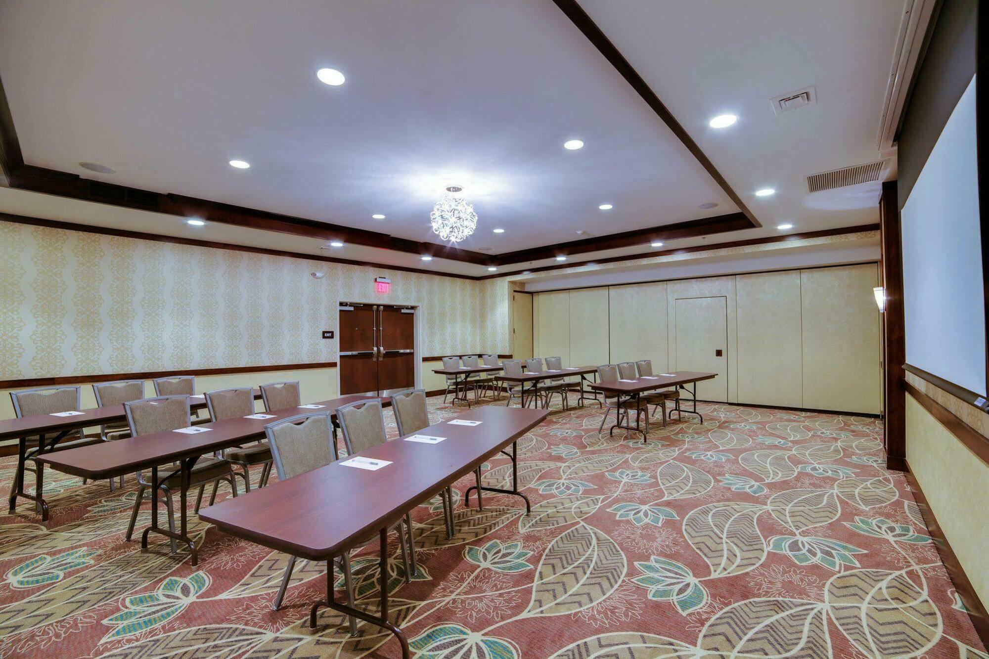 Hampton Inn & Suites Philadelphia/Bensalem Exterior photo